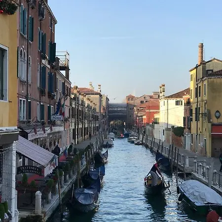 카사 부르키엘레 베니스