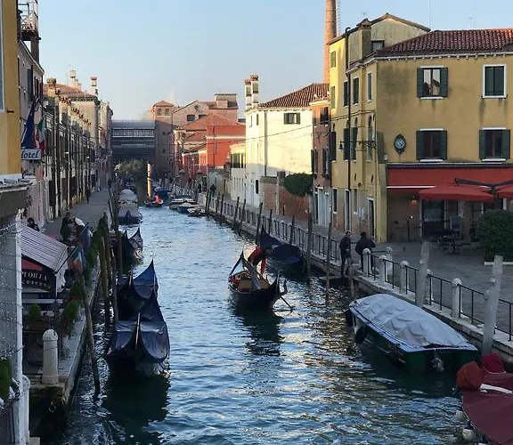 カーサ ブルキエッレ ゲストハウス