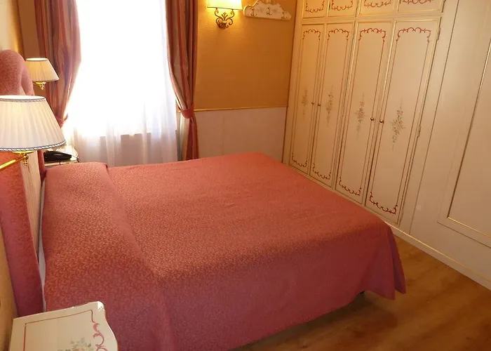 カーサ ブルキエッレ ゲストハウス 3*